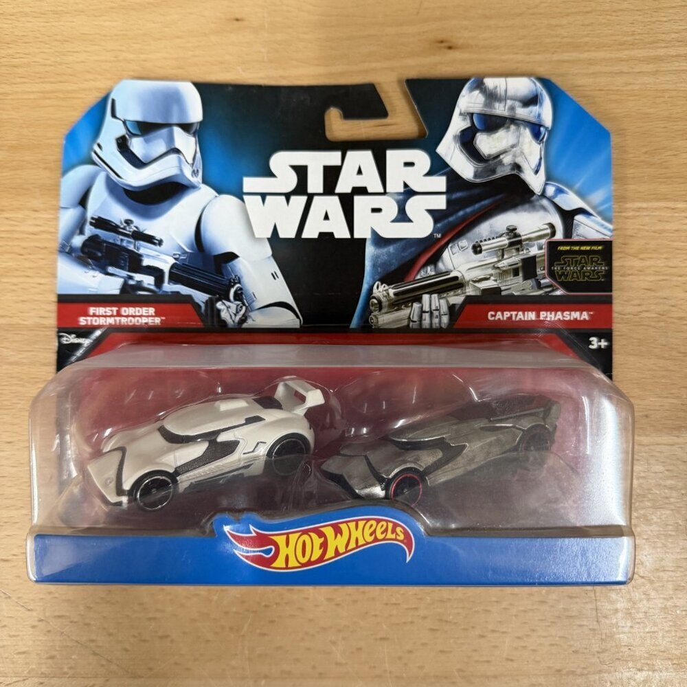 Hot Wheels First Order Stormtrooper Captain Phasma Star Wars 2-Pack Car New Box